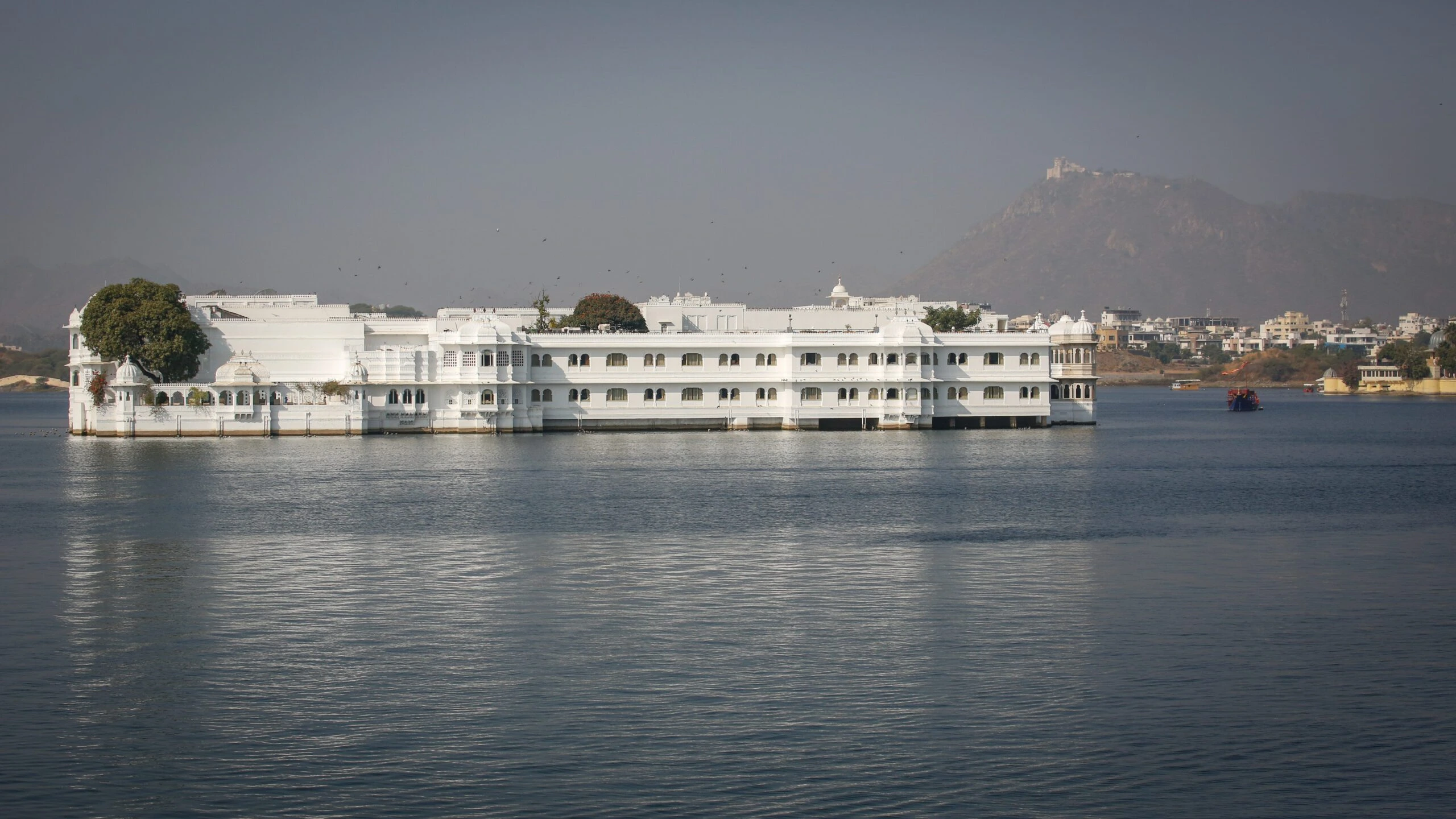 Rajasthan Tour with Udaipur Lake city